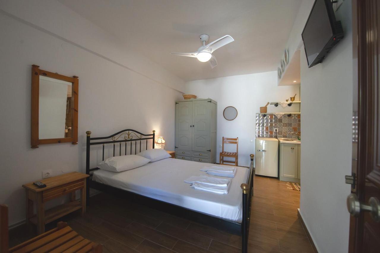 Mala - Μάλα Apartment Afytos Bagian luar foto