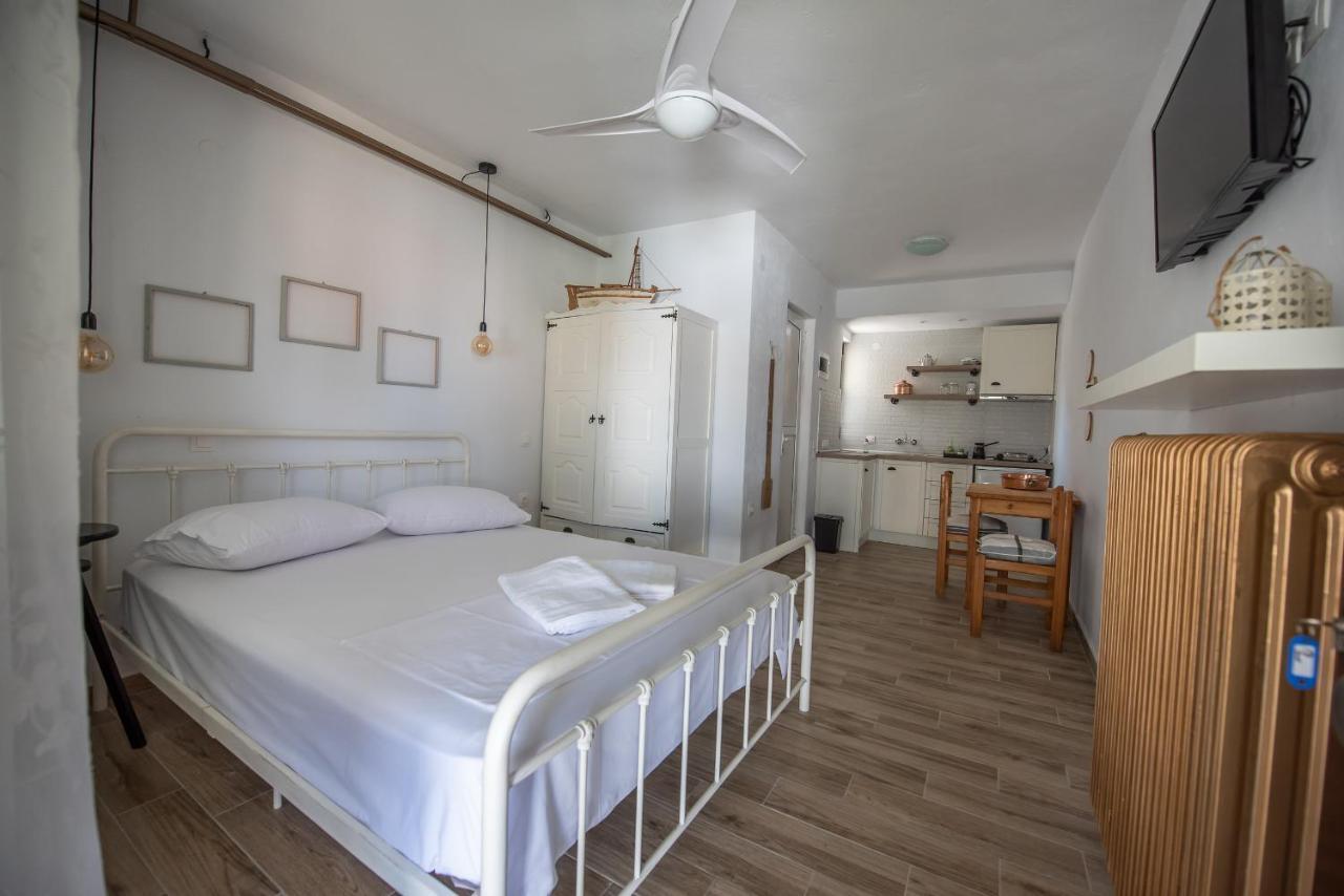 Mala - Μάλα Apartment Afytos Bagian luar foto